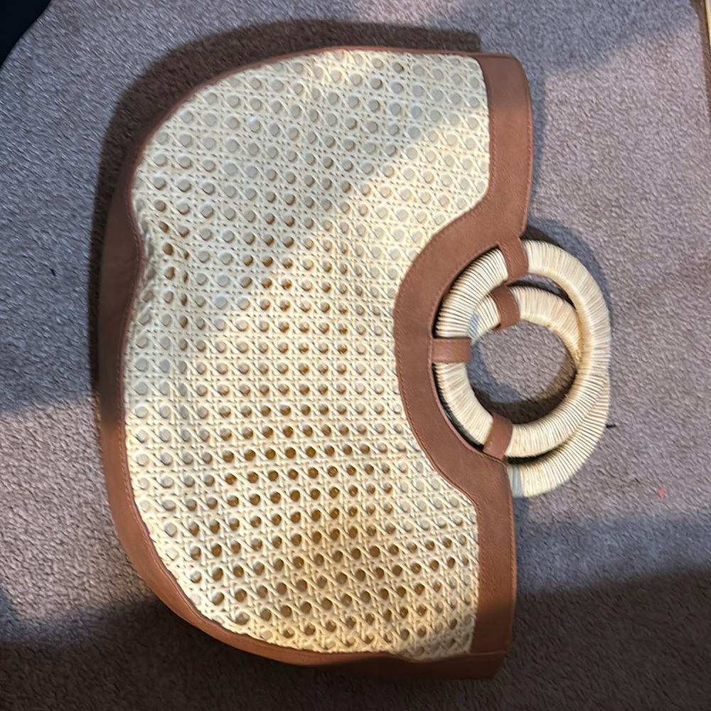 Beige/camel handbag